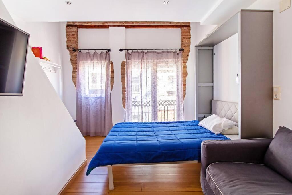 Estudio con terraza privada para disfrutar el sol Valenza Esterno foto
