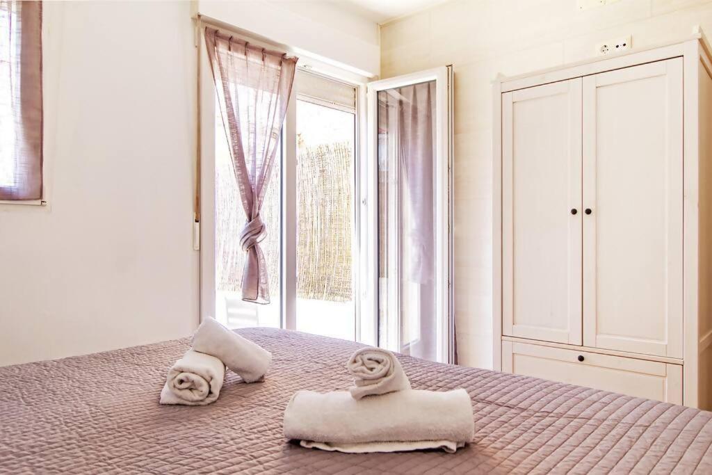 Estudio con terraza privada para disfrutar el sol Valenza Esterno foto